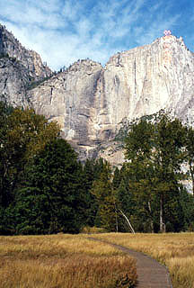 Yosemite Falls with no water flowing